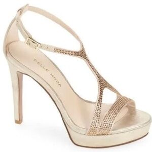 🌸PELLE MODA🌸 Onora T-strap Sandal Platinum Size: 6.5